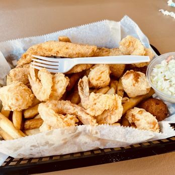 Dewey Destin's Seafood signature dishes Fried Shrimp
Gulf Shrimp Basket
Grilled Shrimp Skewers
